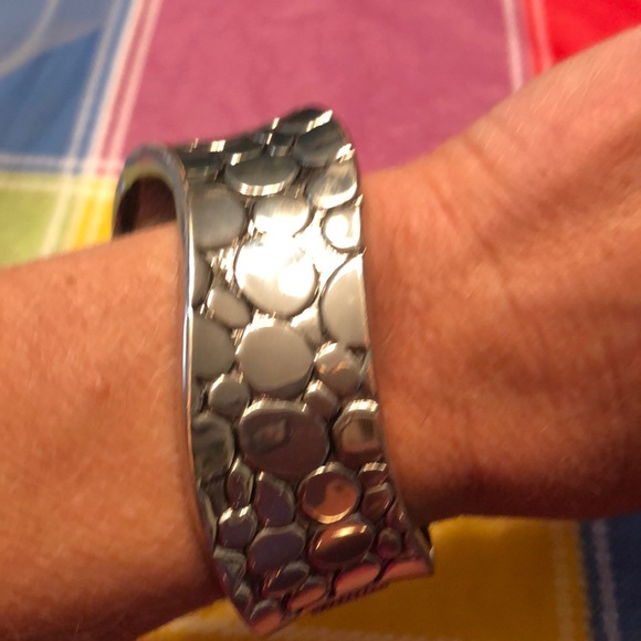 Cuff bracelet - Picture 4 of 4